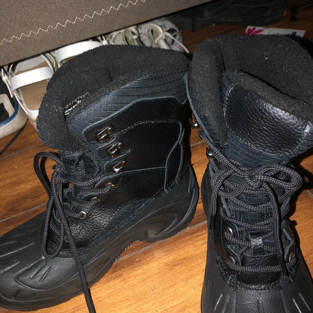 Snow boots